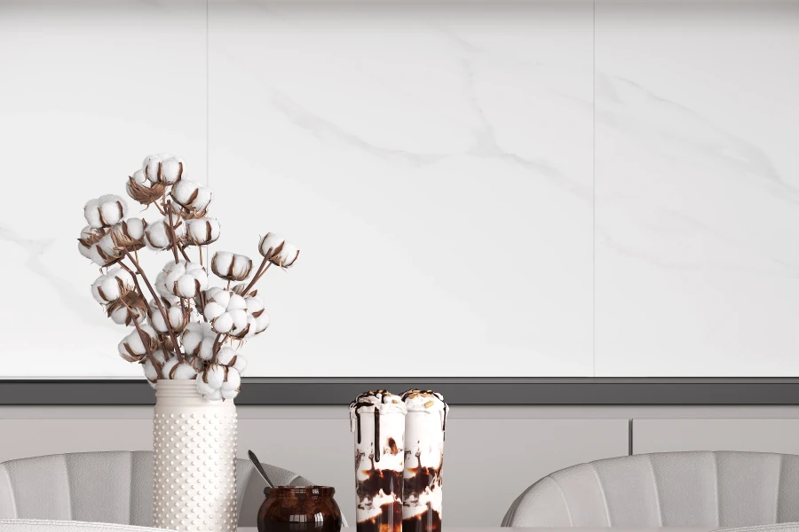 Carrara excellent silver
