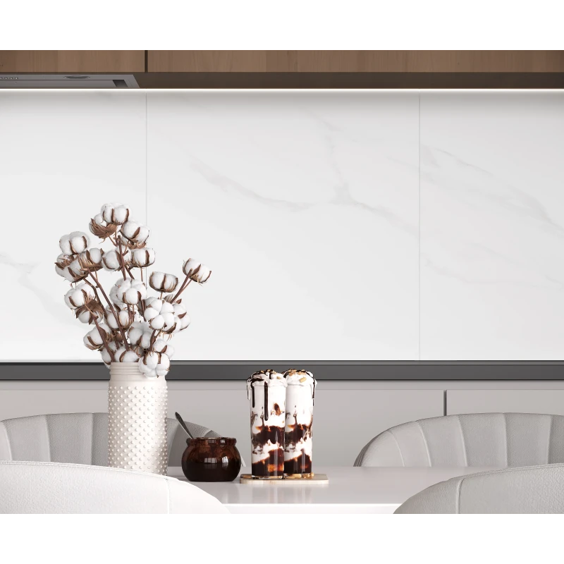 Carrara excellent silver